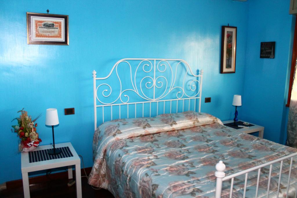 La Casa Della Musica Bed and Breakfast Τσιαμπίνο Δωμάτιο φωτογραφία