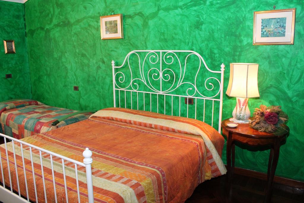 La Casa Della Musica Bed and Breakfast Τσιαμπίνο Δωμάτιο φωτογραφία